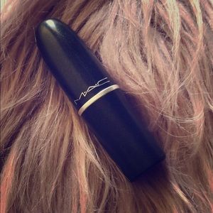 MAC: HONEYLOVE MATTE LIPSTICK